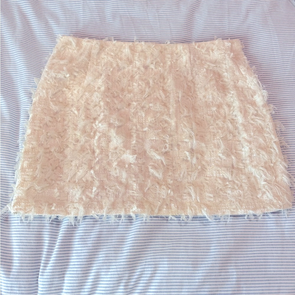 NWOT. H & M- women’s mini skirt, Size 8